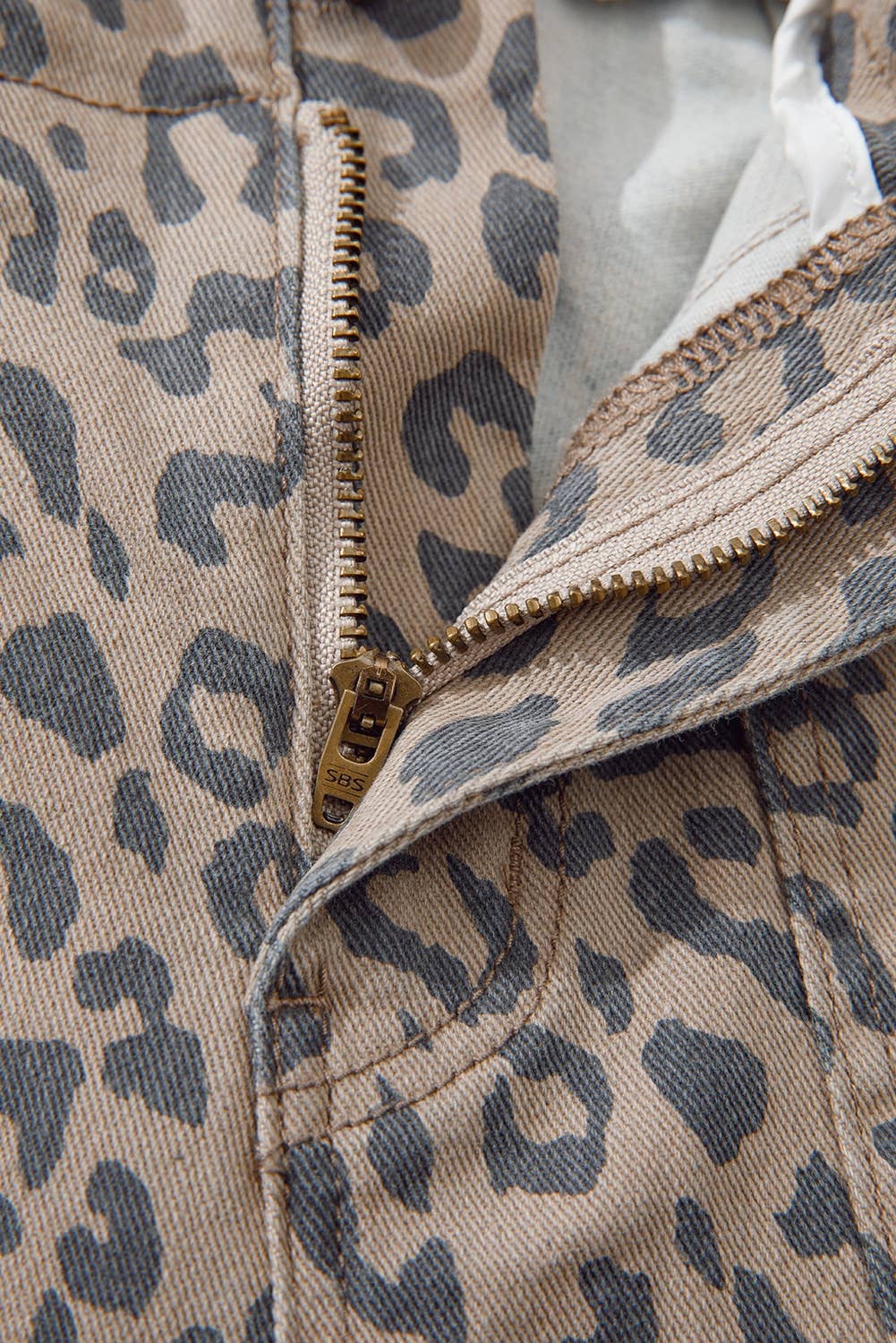 Leopard Barrel Jeans